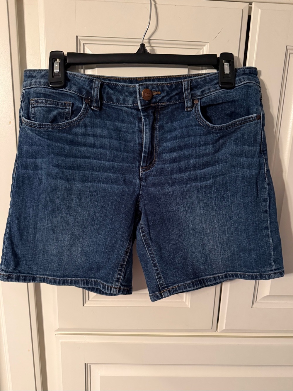 Women’s Lauren Conrad Classic Denim Shorts in Dark Blue size 8